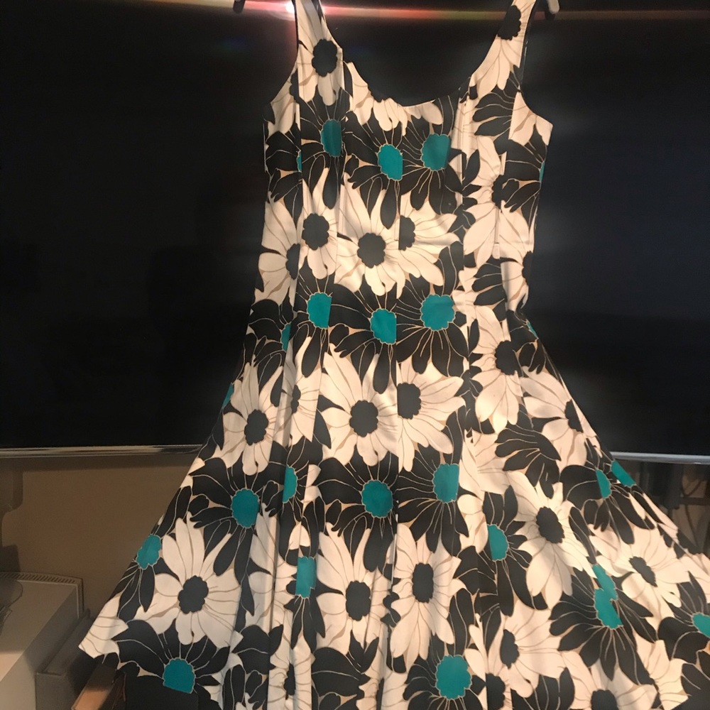 Sleeveless dress